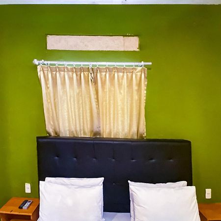 Отель Reddoorz At Sentosa Jaya Helvetia Медан Экстерьер фото