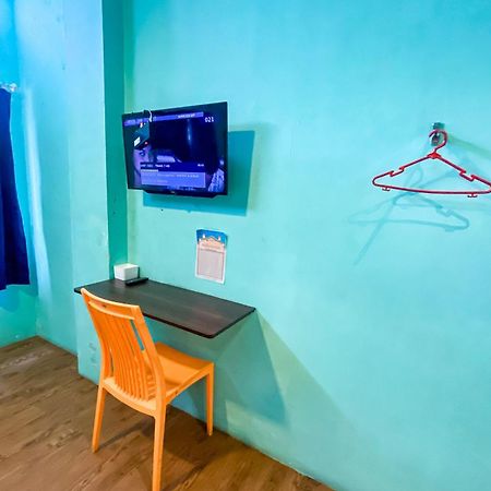 Отель Reddoorz At Sentosa Jaya Helvetia Медан Экстерьер фото