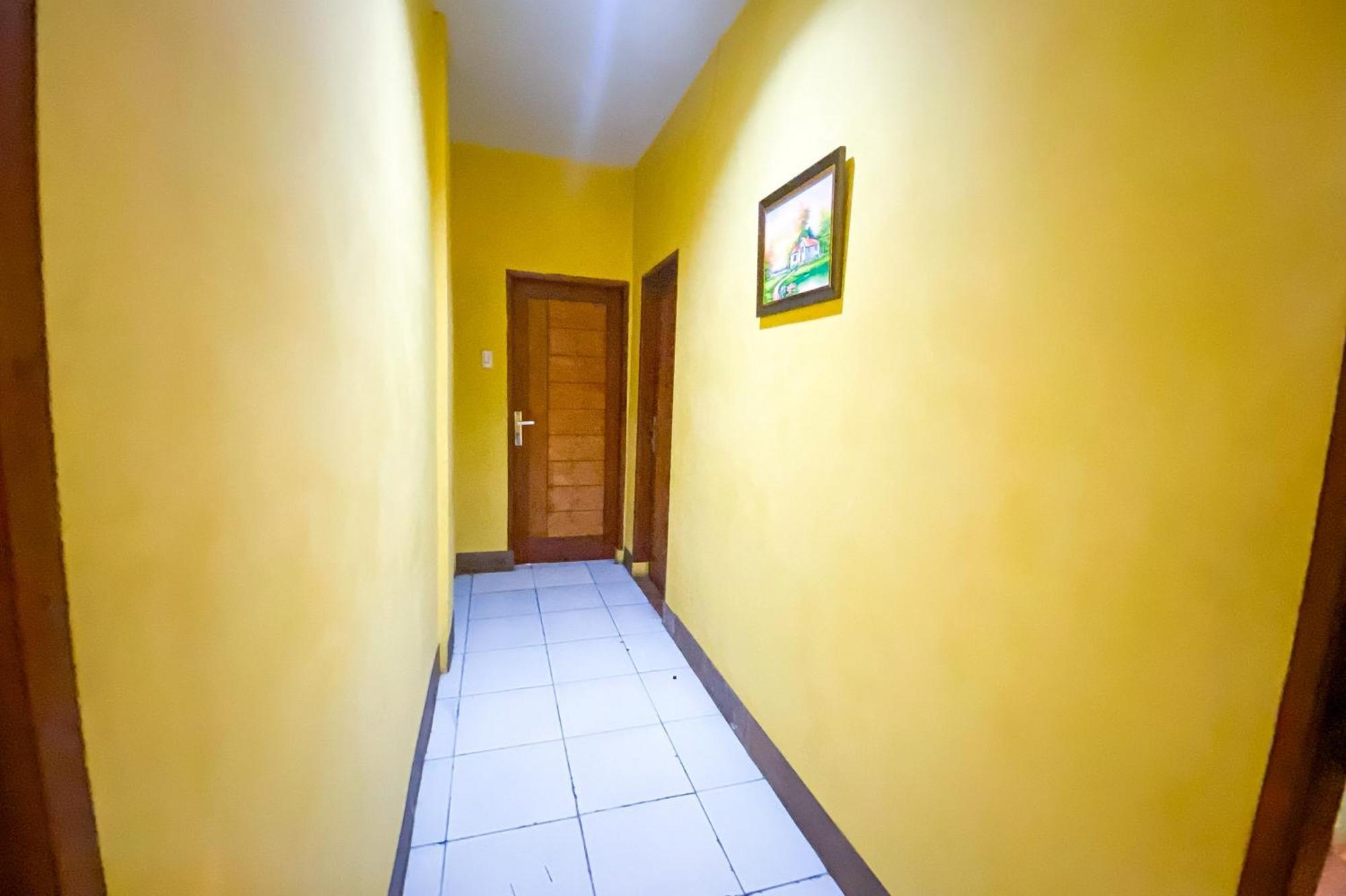 Отель Reddoorz At Sentosa Jaya Helvetia Медан Экстерьер фото